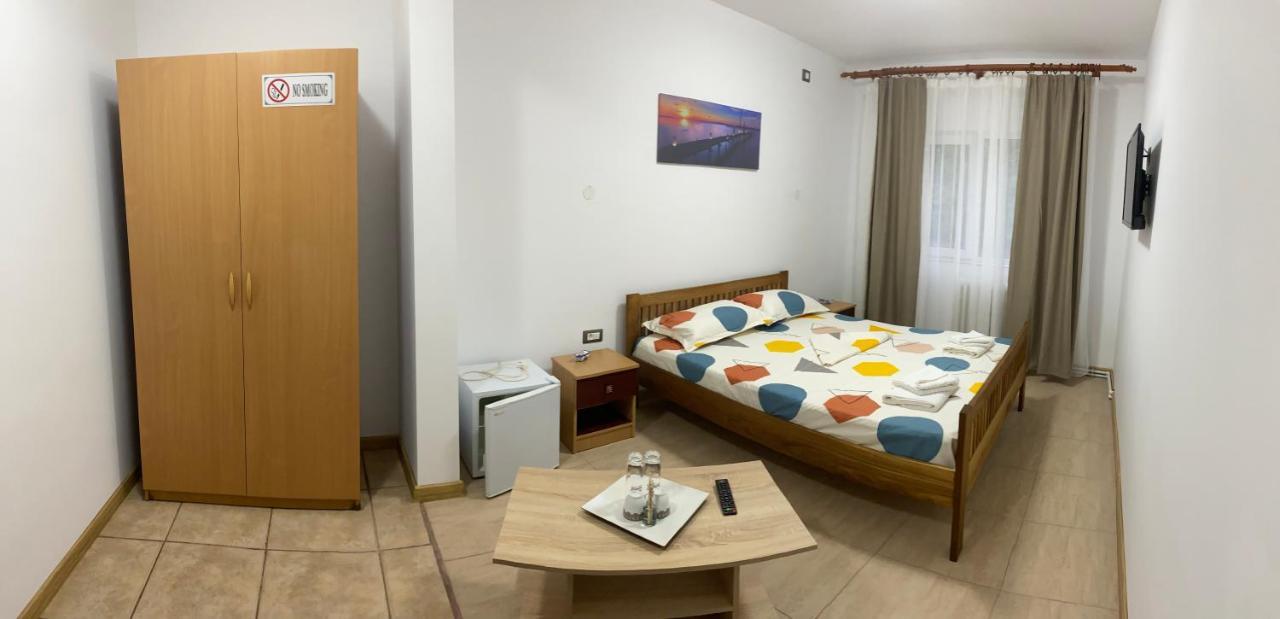 Raven Comstar Apartamento Corbu  Exterior foto
