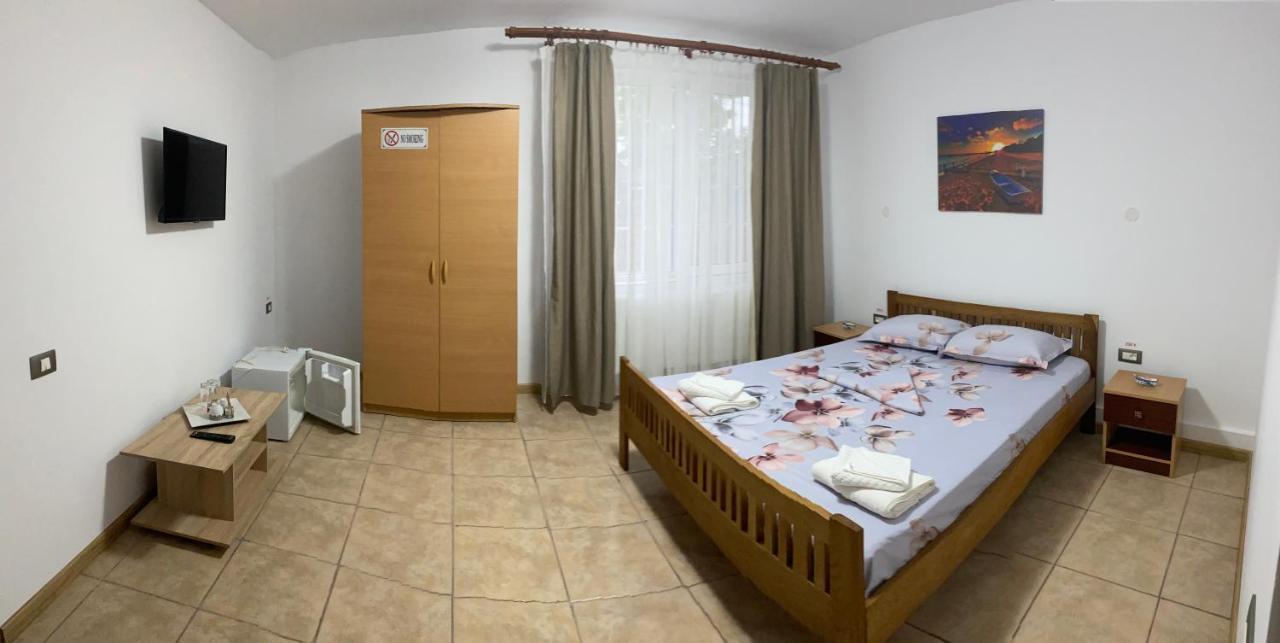 Raven Comstar Apartamento Corbu  Exterior foto