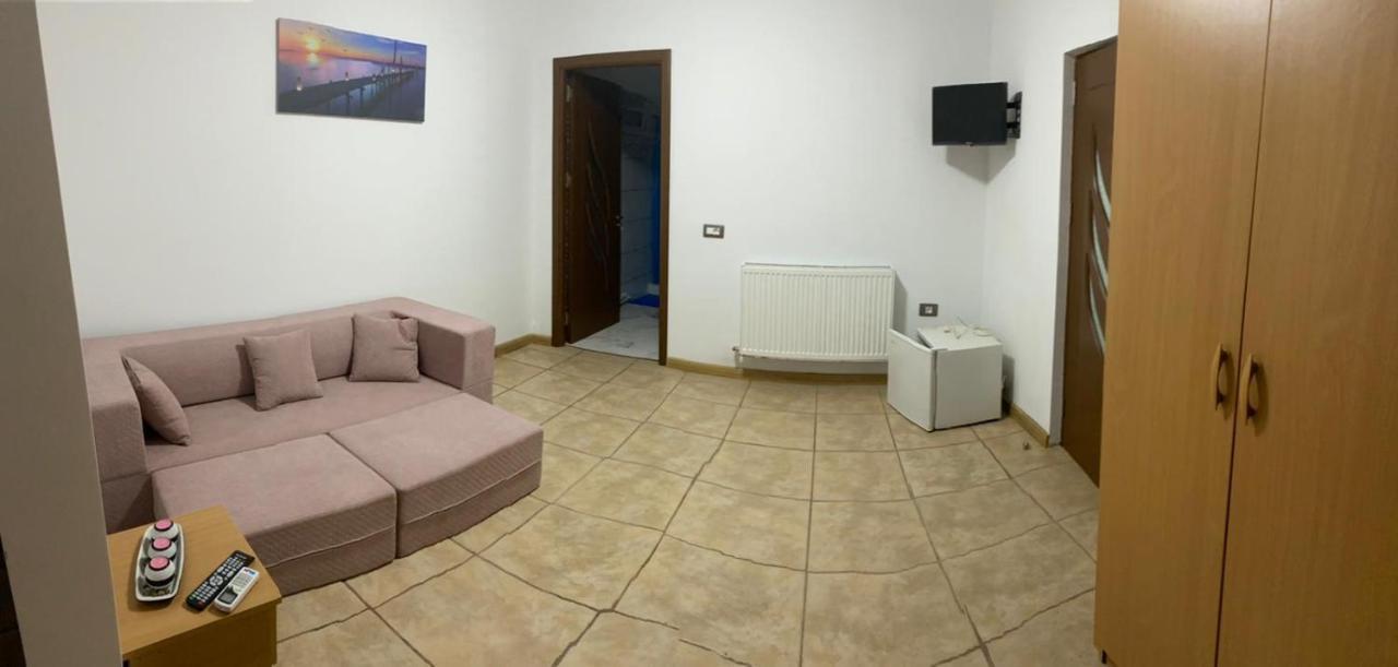 Raven Comstar Apartamento Corbu  Exterior foto