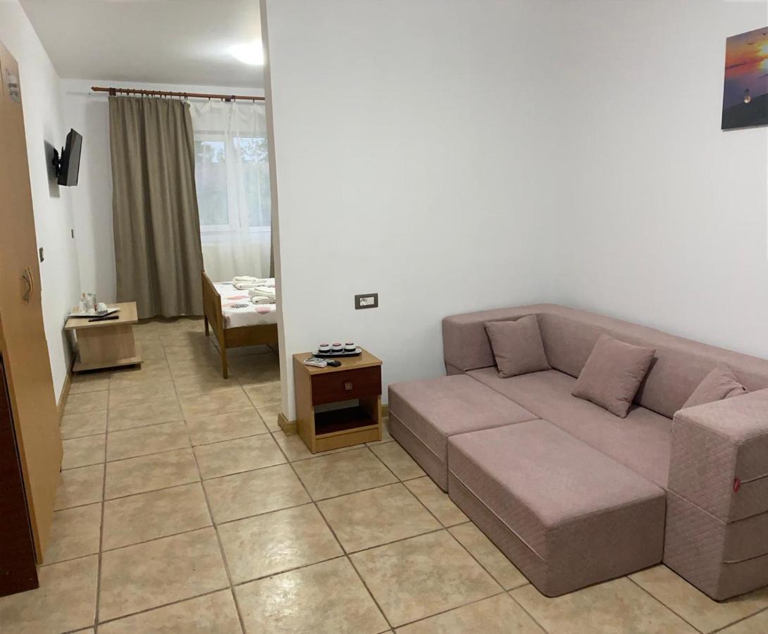 Raven Comstar Apartamento Corbu  Exterior foto