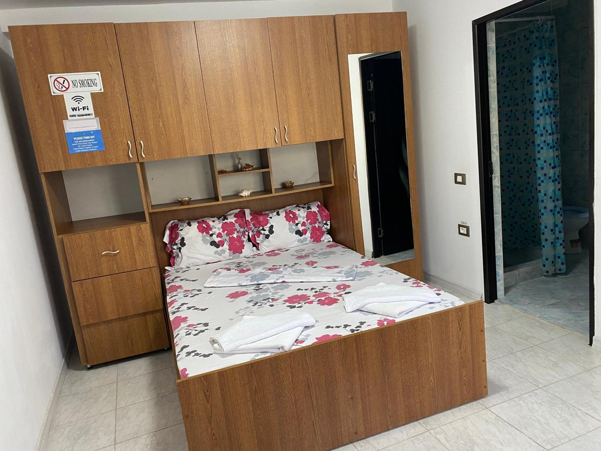 Raven Comstar Apartamento Corbu  Exterior foto